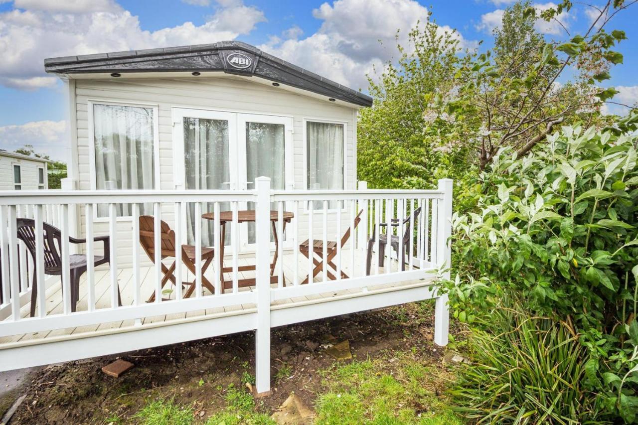 Beautiful 6 Berth Caravan With Decking At Southview Holiday Park Ref 33024O Hotel Skegness Luaran gambar