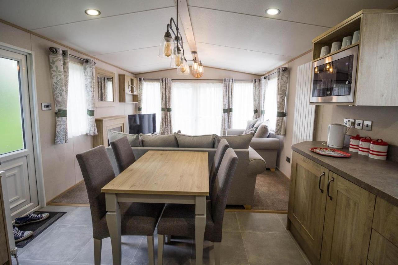 Beautiful 6 Berth Caravan With Decking At Southview Holiday Park Ref 33024O Hotel Skegness Luaran gambar