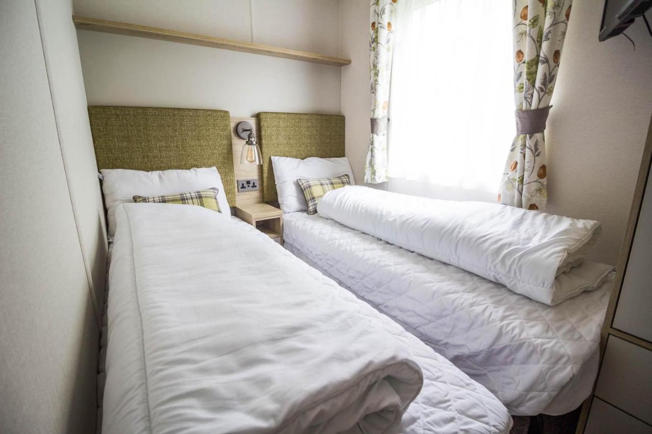 Beautiful 6 Berth Caravan With Decking At Southview Holiday Park Ref 33024O Hotel Skegness Luaran gambar