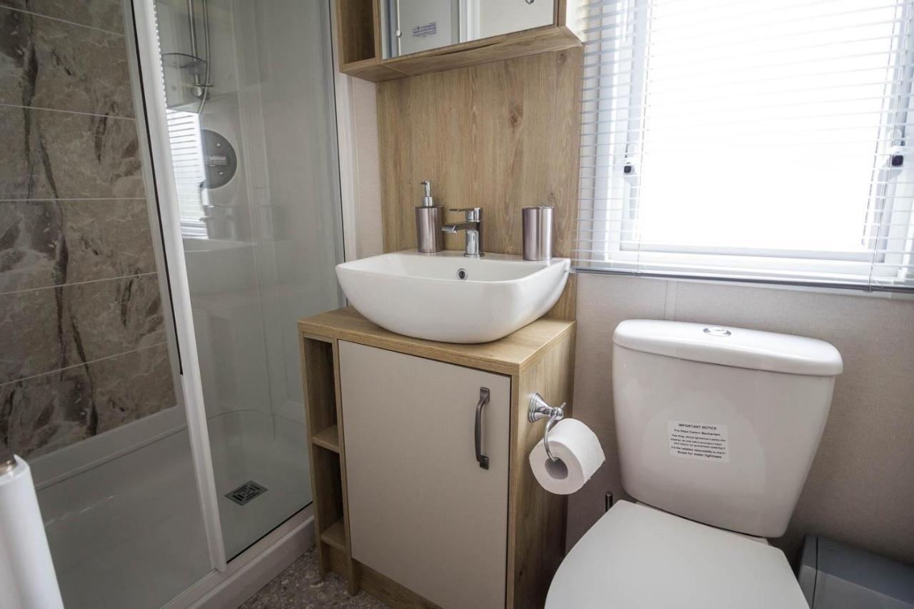 Beautiful 6 Berth Caravan With Decking At Southview Holiday Park Ref 33024O Hotel Skegness Luaran gambar