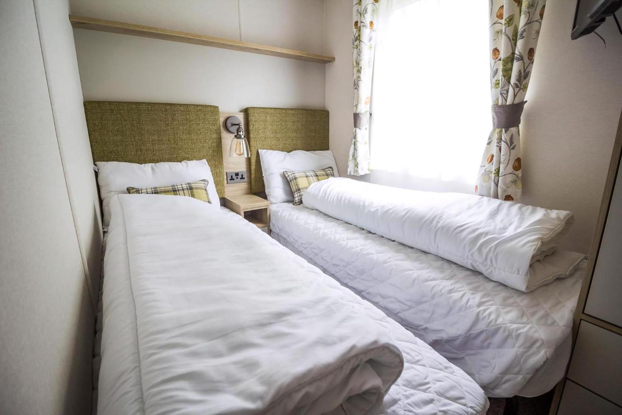 Beautiful 6 Berth Caravan With Decking At Southview Holiday Park Ref 33024O Hotel Skegness Luaran gambar