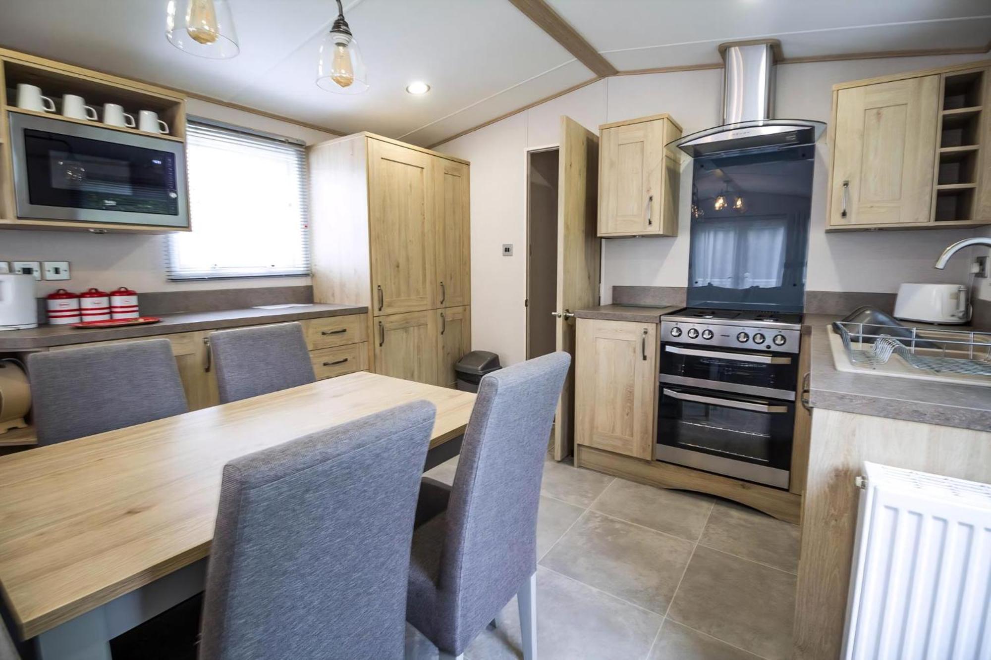 Beautiful 6 Berth Caravan With Decking At Southview Holiday Park Ref 33024O Hotel Skegness Luaran gambar